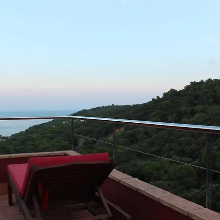 فندق Es Cel De 3*